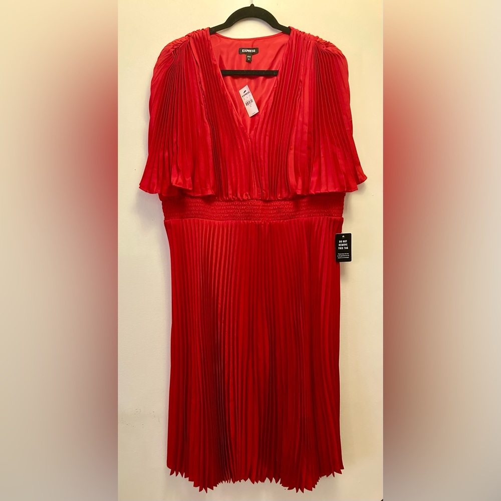 Red Pleated Express Dress XL